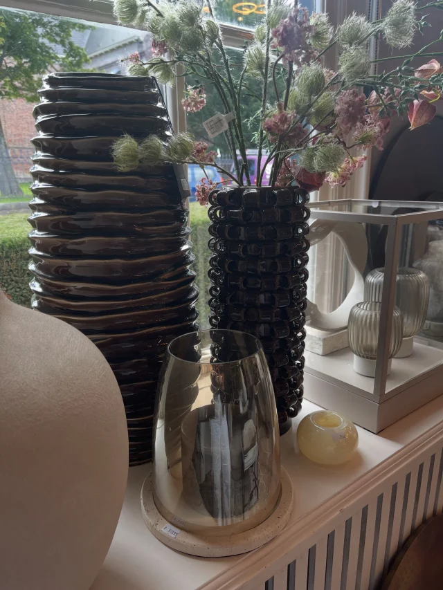 Wat je dit najaar veel ga zien zijn de mooie warme bruin tinten in een combinatie met uiteraard ook de lichte beige maar…