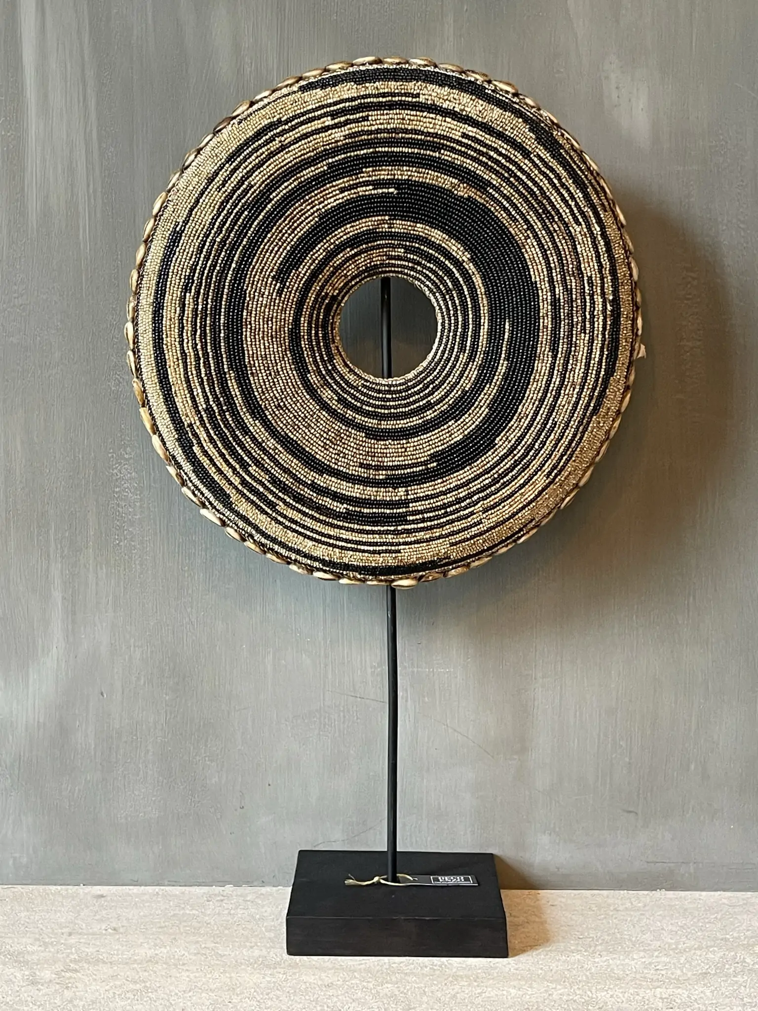 Ornament donut black/beige