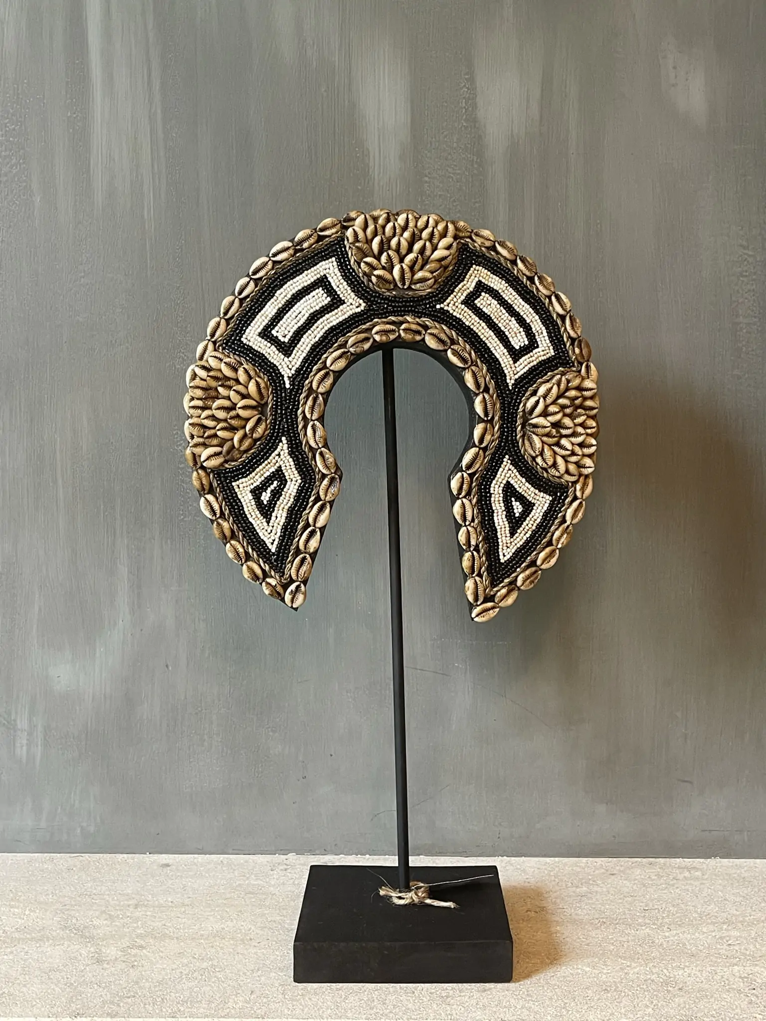 Ornament necklace black/beige