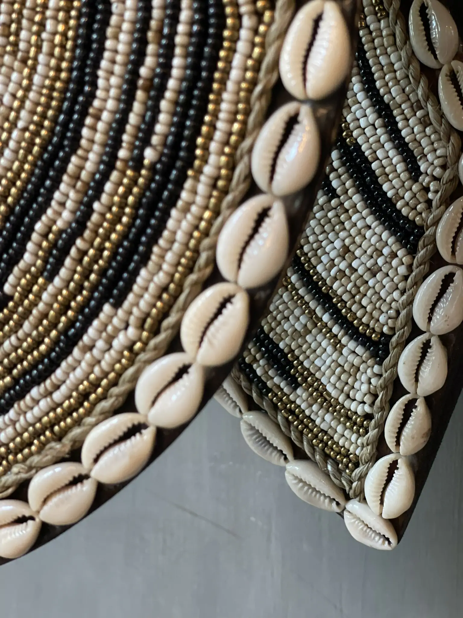 Ornament necklace cirkel black/beige/gold - Afbeelding 4